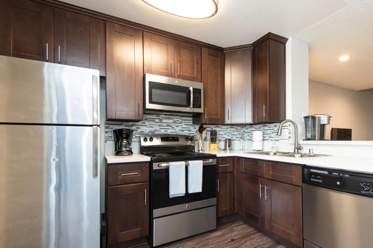 Executive Jr One Bedroom With Balcony And Pool *